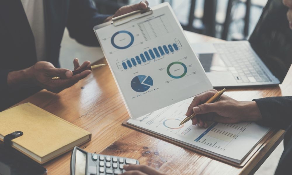 The Role of a 老翁h狠狠躁死你h乔舒 漫画家庭教师 in Financial Risk Management
